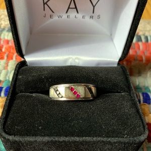 White gold, Ruby and Onyx Men’s Ring